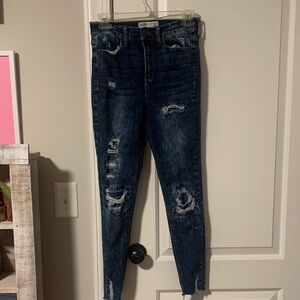 Mudd Distressed Women’s Blue Jeans..size 5..NWOT